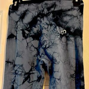 Curves and Combat boots leggings